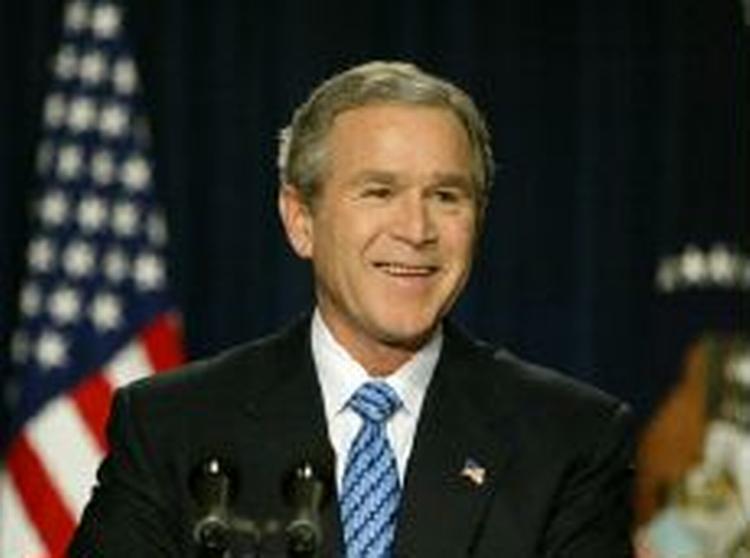 George Bush mener, at irakerne selv skal tage stilling til om, Saddam Hussein skal idømmes dødstraf. - Foto: AP 