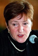 Galina Starovojtova var medlem af det russiske parlament, da hun blev myrdet i november 1998. Billedet her er taget et par måneder før hendes død.   Arkivfoto: Anatolij Maltsev/EPA 