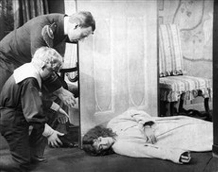 Det hemmelighedsfulde X  kaldte instruktøren Benjamin Christensen sin drabelige film fra 1914. Nu, små 90 år senere, udsendes den på dvd.   Foto fra filmen 