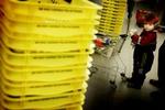 Indkøbskurvene bliver fyldt i discountbutikkerne. - Foto: Jan Grarup 