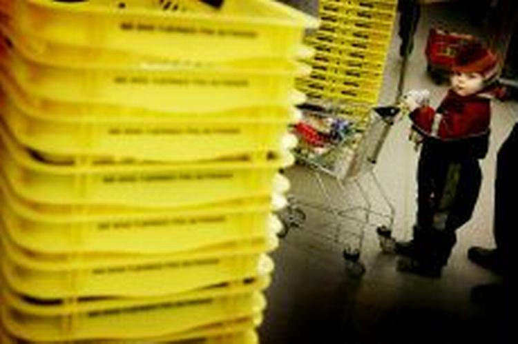 Indkøbskurvene bliver fyldt i discountbutikkerne. - Foto: Jan Grarup 