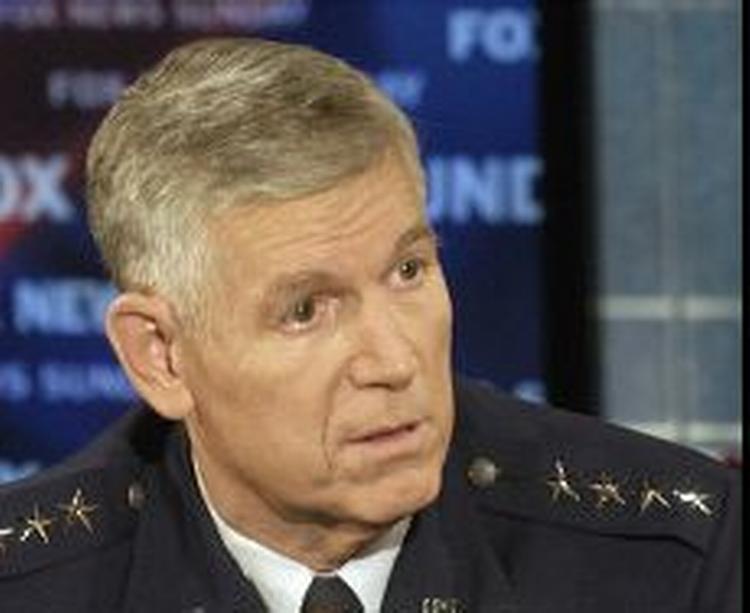 »Vi har sat vores bedste folk på ham. Det eneste, jeg kan sige, er, at han ikke er særlig samarbejdsvillig«, siger Meyers. - Foto: AP 