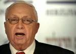 Israels premierminister Ariel Sharon er kommet under pres, efter at Libyen har accepteret at afvikle sine våbenprogrammer. - Foto: AP 