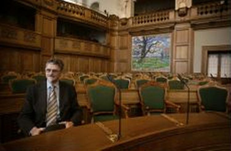 »Det er virksomhederne, der i sidste ende tjener på, at vi er på toppen«, siger Mogens Lykketoft. - Foto: Jens Dresling 