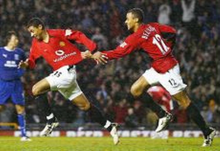 Kleberson har bragt United foran kort før pausen i hjemmekampen mod Everton. - Foto: AP 