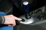 Her på knappen skiftes til Automatisk, og i denne stilling skulle Sensodrive-gearet være mere økonomisk end i Manuel. Men sådan er det ikke altid. Foto: Citroën 