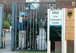 De tyske myndigheder opretholder afspærringen af området, til trods for at de indtil videre intet mistænkeligt har fundet. - Foto: AP 