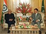 Indiens premierminister, Atal Behari Vajpayee, og Pakistans præsident, Pervez Musharraf, mødtes mandag formiddag. - Foto: AP 