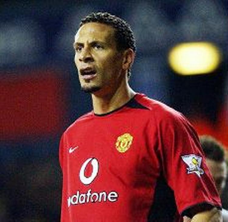 Rio Ferdinand udeblev fra en dopingkontrol, og det betragtes som det samme som at erkende at have indtaget forbudte substanser. - Foto: AP 
