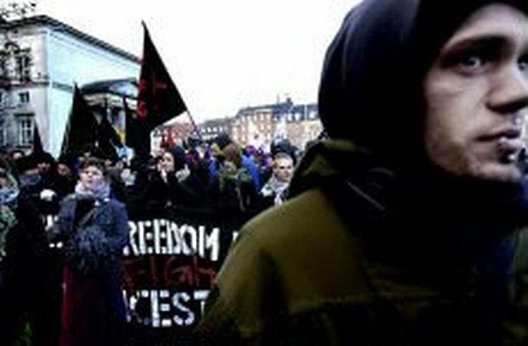 Betjentenes forsvarer siger, at den bestemmelse, betjentene er sigtet efter, netop ikke omfatter politifolk. - Arkivfoto: Kåre Viemose 