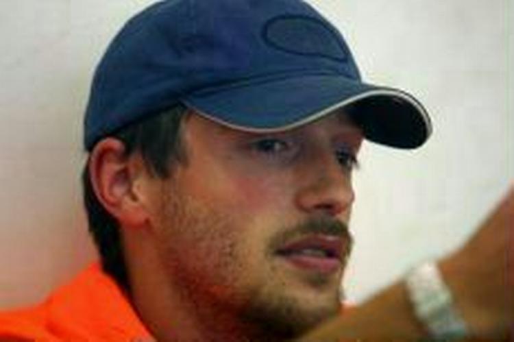 Tom Hurndall skulle være klædt i orange, for at undgå at blive angrebet. Alligevel blev han ramt af skud af en israelsk soldat. - Foto: AP 