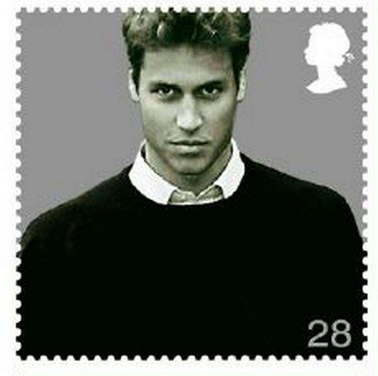 Royal Mail har lanceret frimærker med bl.a. Prins William. Men nu kan man også designe sit eget. - Foto: AP 