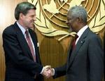 USAs øverste civile leder Paul Bremer og FNs generalsekretær Kofi Annan mødtes mandag i New York. - Foto: AP 
