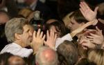 John Kerry lod sig hylde efter sejren. - Foto: AP 