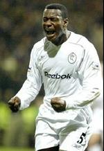 Bruno N'Gotty scorde for Bolton mod Thomas Sørensen og Aston Villa. - Foto: AP 