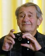 Helmut Newton mistede kontrollen over sin limousine, da han forlod et P-hus i downtown Los Angeles. - Foto: AP 