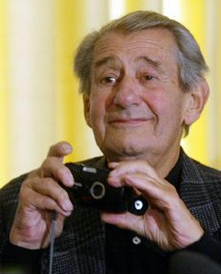 Helmut Newton mistede kontrollen over sin limousine, da han forlod et P-hus i downtown Los Angeles. - Foto: AP 