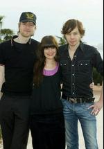 Forsanger Pernille Rosendahl i midten af Swan Lee, der endnu mangler at gøre seks sange færdige. - Foto: Johnny Frederiksen 