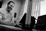 Henrik Mærkedahl, læge i Greve, får masser af tilbud fra lægemiddelindustrien. Han afviser de fleste.   Foto: Jan Grarup 