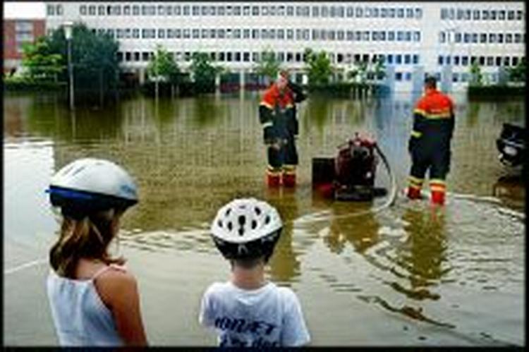 I august 2002 stod en stor del af Greve under vand. - Foto: Nils Hougaard 