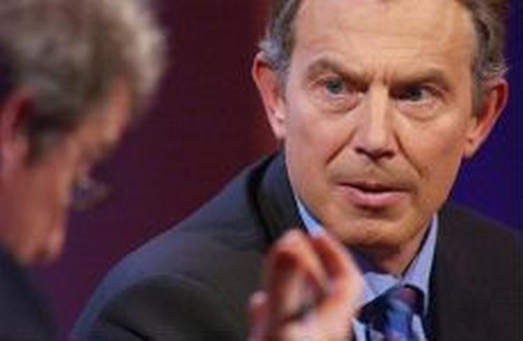To aktuelle sager bliver ugens store teflonprøve for den britiske premierminister Blair. - Foto: AP 
