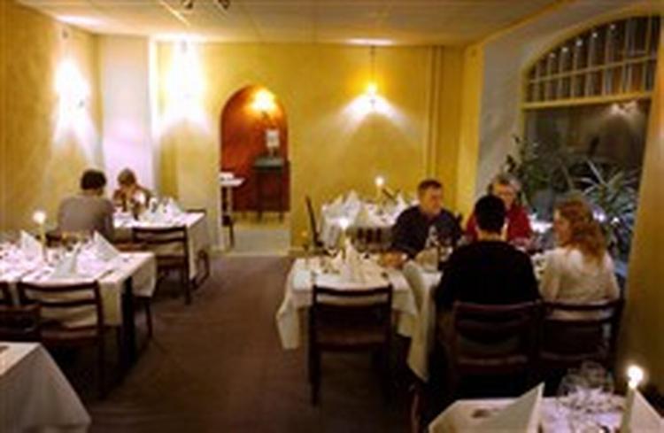 Henne om hjørnet. Drømmen om den lokale franske bistro indfris med Klai's Cuisine. Og prisniveauet er næsten for godt til at være sandt, hvorfor det nok er en endog særdeles god idé at bestille bord i forvejen. - Foto: Jens 