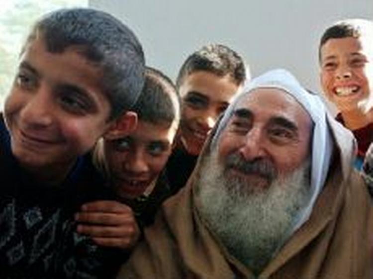 Den åndelige leder af Hamas Sheikh Ahmed Yassin mener at kidnapninger af israelere kan være med til at sætte tilfangetagne palæstinensere på fri fod. - Foto: AP 