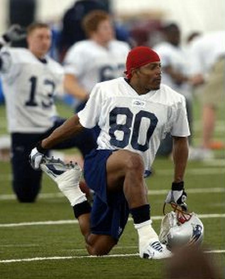 Reciever Troy Brown fra New England Patriots kan blive manden, der ødelægger eventyret for undertippede Carolina Panthers. - Foto: AP 