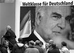 En disputats beskylder Helmut Kohl for at lyve om erstatningspligten for jord, der var beslaglagt af DDR. - Foto: Jens Dresling 