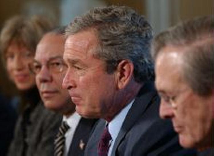 »Også jeg vil have kendsgerningerne på bordet«, siger præsident Bush. - Foto: AP 