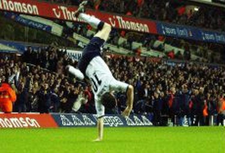 Mens det stadig så lyst ud for Tottenham: Robbie Keane har scoret. - Foto: AP 