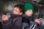 SMS'er er populære også hos børn. Men SMS-abonnementer må børn ikke selv bestille. - Arkivfoto: Toke Hage 