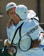Joachim Johansson og Jonas Björkman. - Foto: AP 