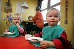 Kommunerne skal etablere udrykningshold af babysittere, der kan passe børn hjemme i dag- og aftentimerne, når der er brug for det, foreslår socialministeren. - Foto: Jens Dresling 
