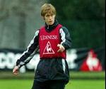 Morten Olsen har længe haft 24-årige Krøldrup i kikkerten. Næste onsdag kan den lange forsvarsspiller få chancen. - Foto: Lars Poulsen 
