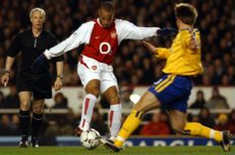 Thierry Henry fortsætter med at lave mål for Arsenal. - Foto: AP 