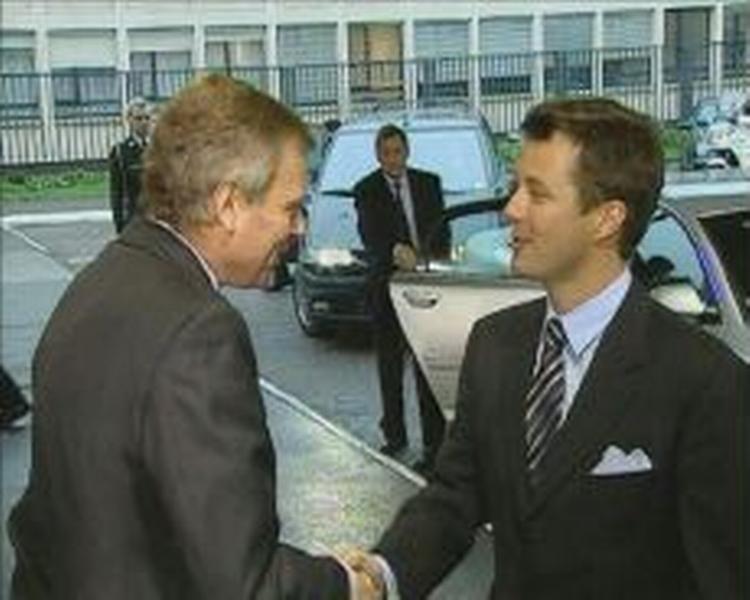 NATO's generalsekretær, Jaap de Hoop Scheffer modtog den danske kronprins. - Foto: Localeyes 