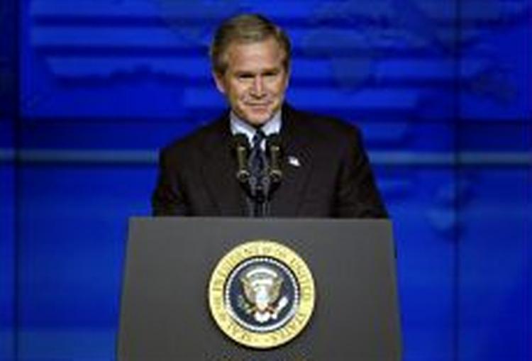George W. Bush er bekymret for et pludseligt angreb med kemiske våben eller atombomber. - Foto: AP 