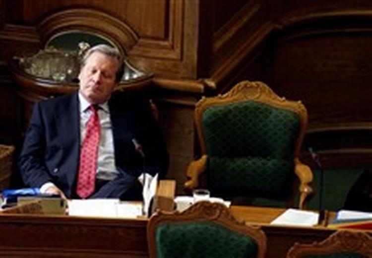 Skatteminister Svend Erik Hovmand under Folketingets lange afslutningsdebat. En gruppe unge politikere har forsøgt at få de skæve mødetider gjort mere familievenlige. Hidtil uden held. Arkivfoto: Toke Hage 