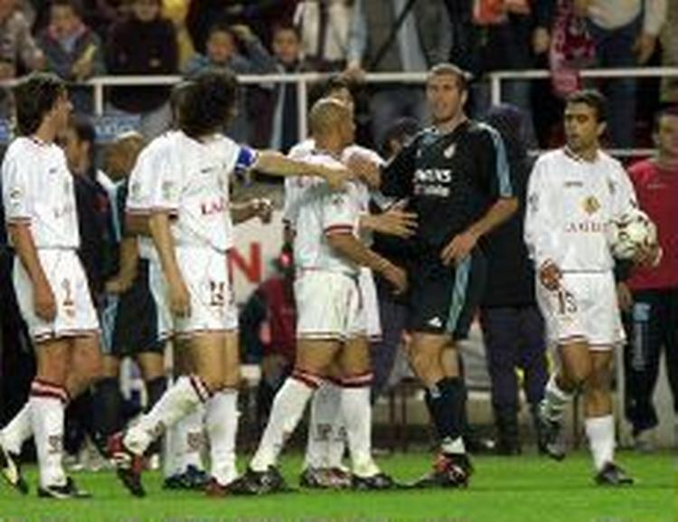 Zinedine Zidane blev vist ud i første halvleg. - Foto: AP 