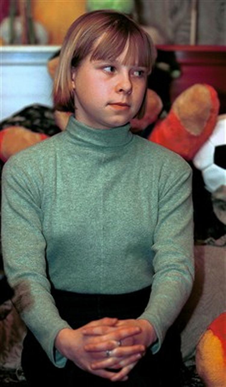 Den 17-årige Natasja Djomkina fra Saransk i Rusland har angivelig røntgensyn.   Foto: S. Stolitsa/ITAR-TASS 