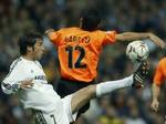 Raul (hvid) havde de fleste af hjemmeholdets chancer, men fik ikke i aftes mulighed for at kysse ringen efter en scoring. - Foto: AP 