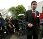 Paul Bremer mener det er alt for tidligt at afholde valg i Irak. - Arkivfoto: AP 