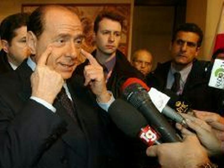 Berlusconi kræver ganske enkelt, at Milan spiller med to angribere fremover. - Foto: AP 