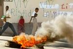 Kaos hærger i Port-au-Prince. - Foto: AP 