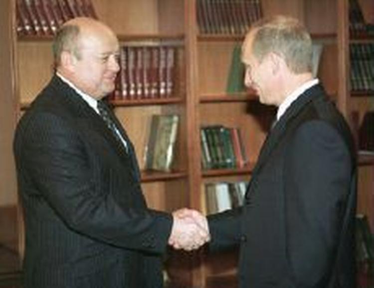 Mikhail Fradkov og Præsident Vladimir Putin. - Arkivfoto: AP 