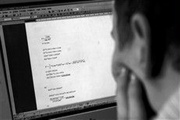 For ti kroner er det via nettet muligt som her at købe en komplet htx-matematikopgave med formler, løsninger og vurderinger.   Foto: Martin Lehmann 