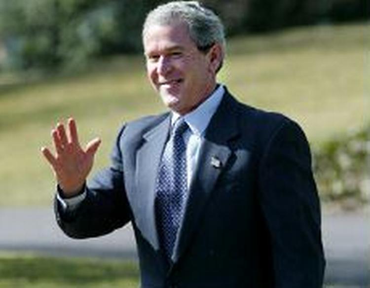 George W. Bush er overbevist om, at det bliver en opslidende kamp om præsidentposten. - Foto: AP 