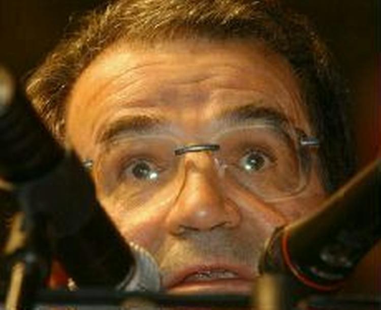 Den siddende Kommission med italieneren Romano Prodi i spidsen går af til november, og i løbet af sommeren og efteråret skal EU udpege en ny Kommission med 25 medlemmer. - Foto: AP 