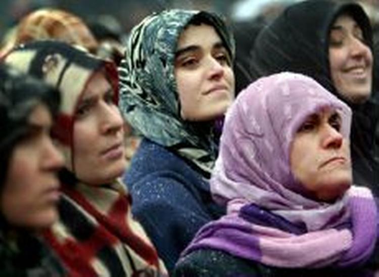 Franske muslimer har demonstreret mod loven. - Foto: AP 